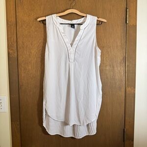 White House Black Market Ivory Sleeveless Tunic